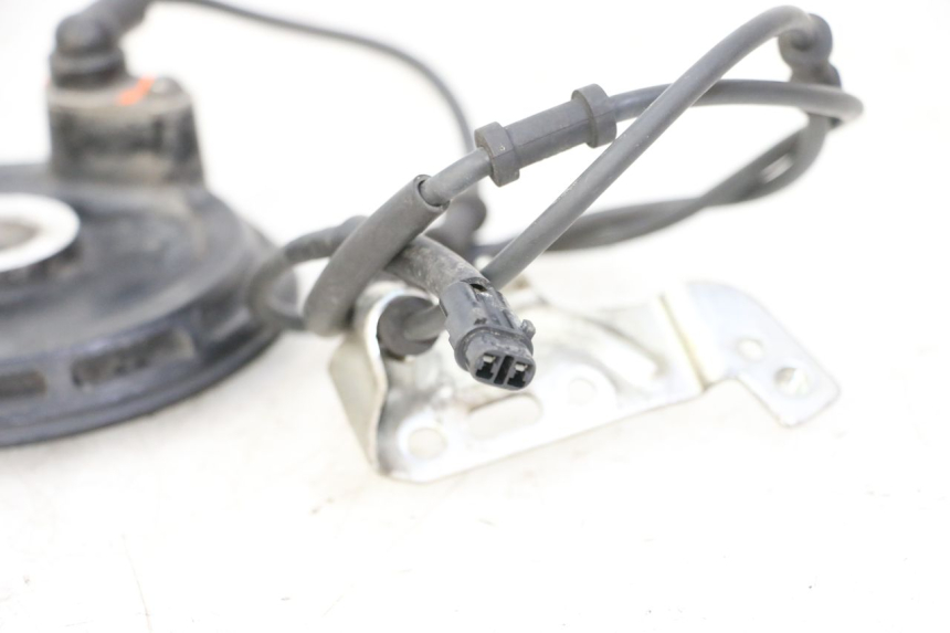 photo de FRONT ABS SENSOR YAMAHA FJR ABS 1300 (2016 - 2020) - Alternative perspective