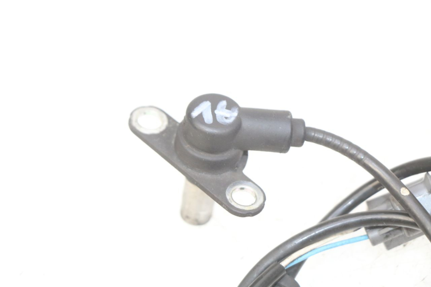 photo de FRONT ABS SENSOR HONDA FJS SILVERWING SILVER WING 400 (2009 - 2016) - Alternative perspective
