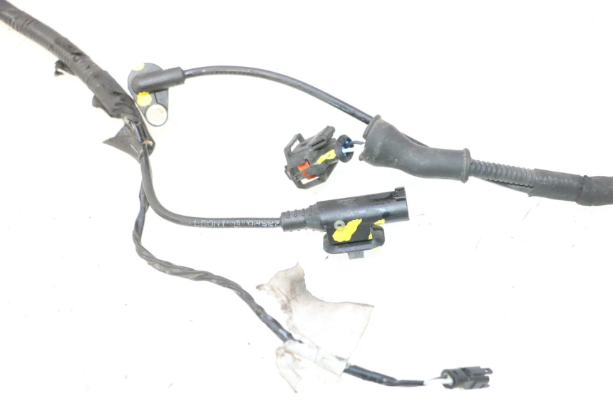 photo de FRONT ABS SENSOR PIAGGIO MP3 500 (2016 - 2018) - Fixing points details
