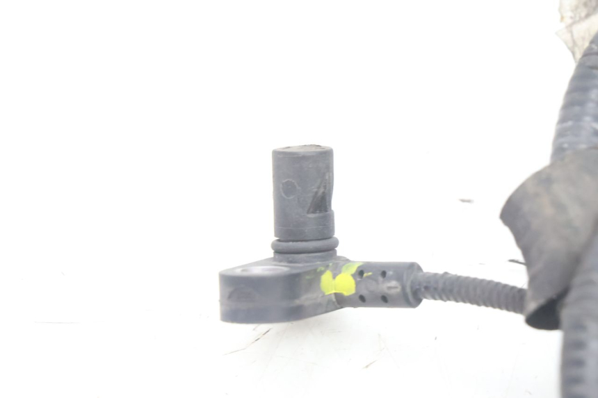 photo de FRONT ABS SENSOR PIAGGIO MP3 500 (2016 - 2018) - Distinctive features