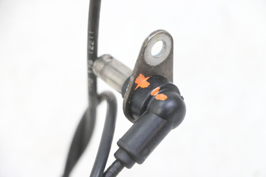 photo de FRONT ABS SENSOR PEUGEOT SATELIS 125 (2013 - 2018) - Technical close-up