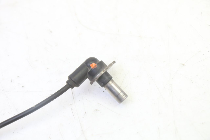 photo de FRONT ABS SENSOR PEUGEOT SATELIS 125 (2010 - 2012) - Technical close-up