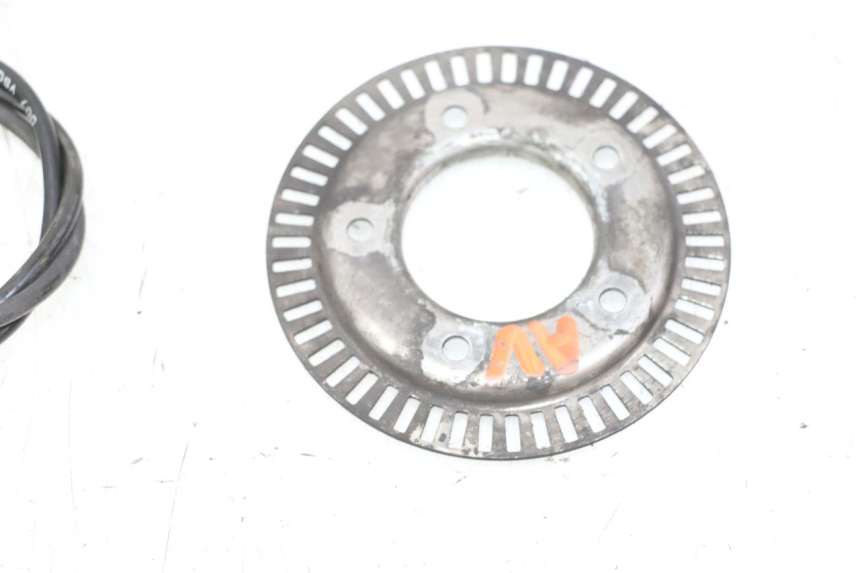 photo de FRONT ABS SENSOR PEUGEOT SATELIS 125 (2013 - 2018) - Technical close-up