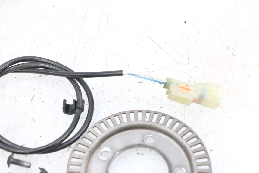 photo de FRONT ABS SENSOR PEUGEOT SATELIS 125 (2013 - 2018) - Alternative perspective