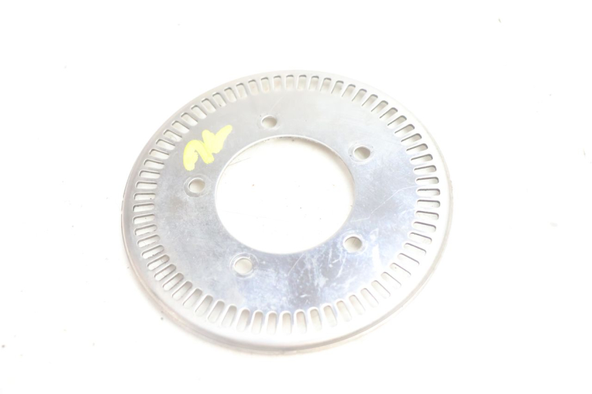photo de FRONT ABS SENSOR PEUGEOT SATELIS 125 (2006 - 2009) - Zoom on usage condition
