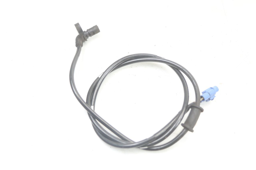 photo de FRONT ABS SENSOR SUZUKI BURGMAN 125 (2018 - 2021) - Zoom on usage condition