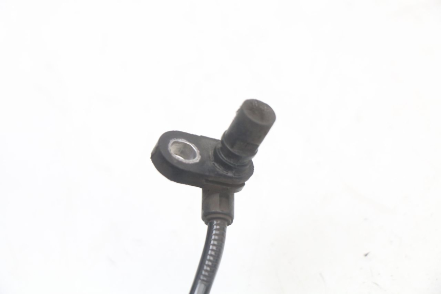 photo de FRONT ABS SENSOR SUZUKI BURGMAN 125 (2018 - 2021) - Alternative perspective