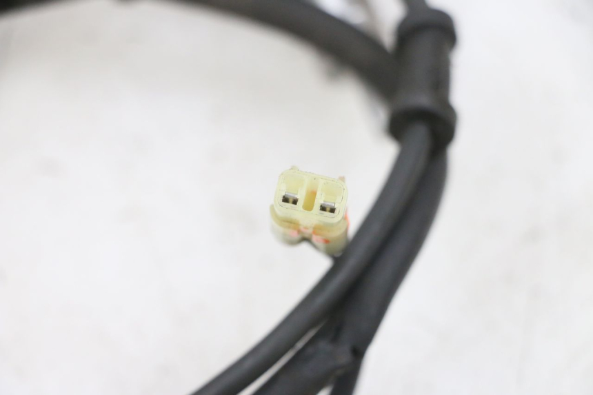 photo de FRONT ABS SENSOR YAMAHA TDM ABS 900 (2002 - 2014) - Alternative perspective