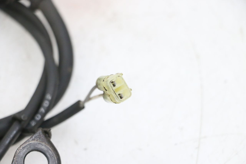 photo de FRONT ABS SENSOR YAMAHA TDM ABS 900 (2002 - 2014) - Alternative perspective