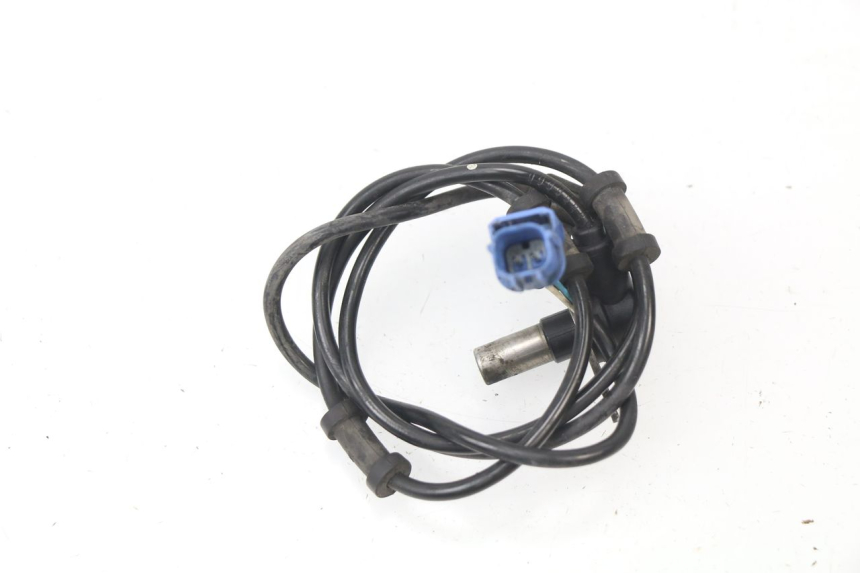 photo de FRONT ABS SENSOR HONDA VFR F 1200 (2010 - 2015) - Alternative perspective