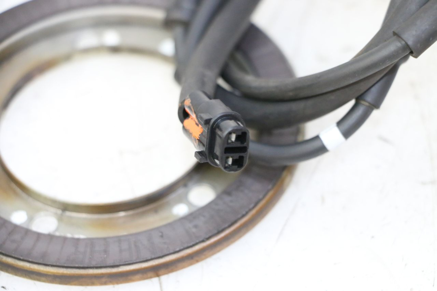photo de FRONT ABS SENSOR YAMAHA X-MAX XMAX 125 (2010 - 2013) - Technical close-up