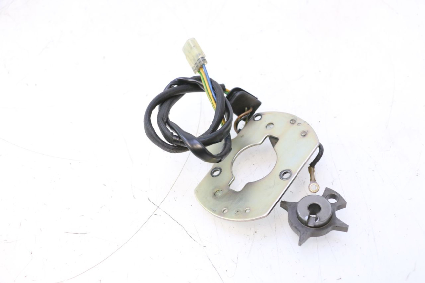 photo de IGNITION SENSOR SUZUKI GSF N BANDIT 1200 (2001 - 2005) - Alternative perspective