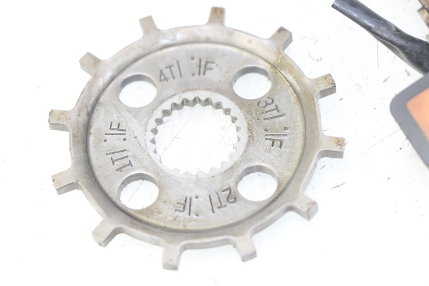 photo de IGNITION SENSOR HONDA VFR FI RC46 800 (1998 - 2001) - Fixing points details