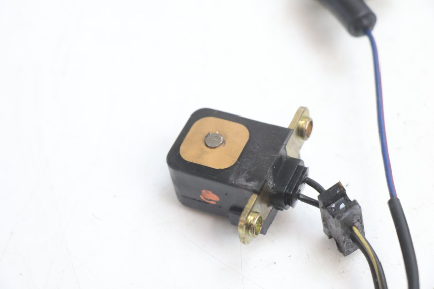 photo de IGNITION SENSOR KAWASAKI ZX-6R ZX6R 600 (2000 - 2002) - Alternative perspective