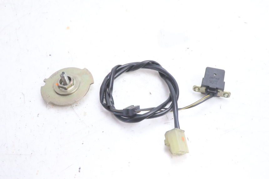 photo de IGNITION SENSOR KAWASAKI ZZR 600 (1995 - 2004) - Alternative perspective