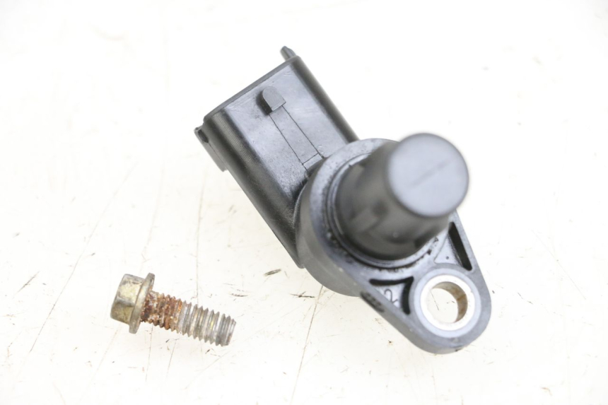 photo de CAMSHAFT SENSOR MV AGUSTA BRUTALE R WALLY 910 (2008 - 2008) - Zoom on usage condition
