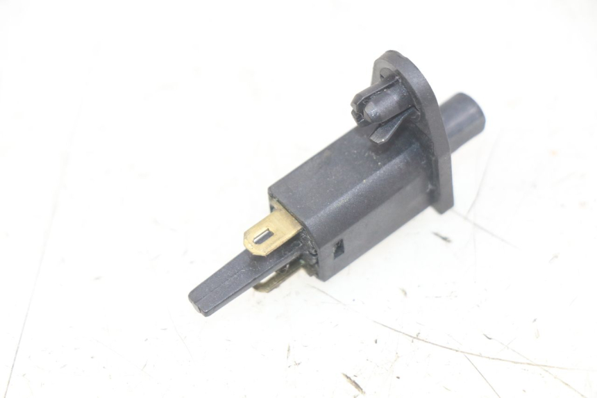 photo de TRUNK OPENING SENSOR PEUGEOT SATELIS 125 (2006 - 2009) - Zoom on usage condition