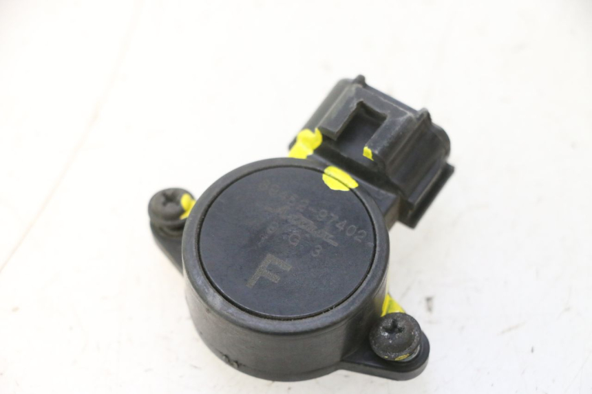 photo de TPS SENSOR SUZUKI BURGMAN 125 (2007 - 2014) - Alternative perspective