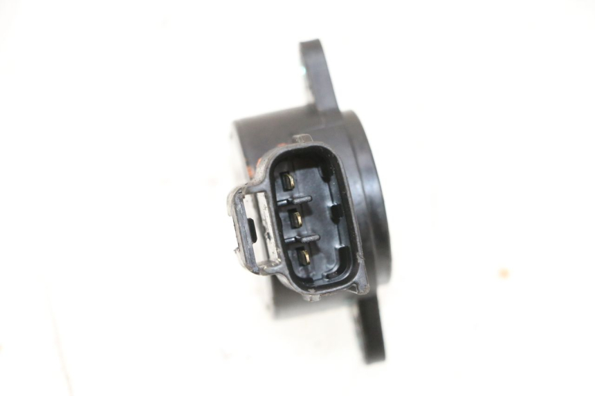 photo de TPS SENSOR YAMAHA XMAX X-MAX 125 (2006 - 2009) - Alternative perspective