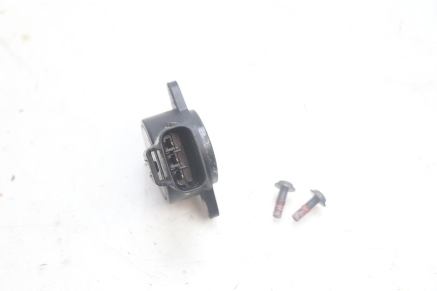 photo de TPS SENSOR YAMAHA XMAX X-MAX 125 (2006 - 2009) - Alternative perspective