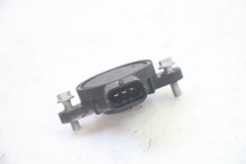 photo de ROLL LOCK POSITION SENSOR PIAGGIO MP3 RL 250 (2006 - 2010) - Technical close-up