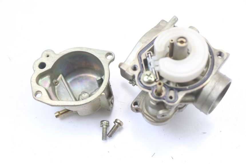 photo de Carburetor DAELIM A-FOUR 2T 50 (2005 - 2012) - Surface and material condition
