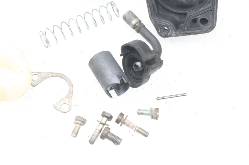 photo de CARBURETOR YAMAHA AEROX NAKED 2T 50 (2013 - 2017) - Distinctive features