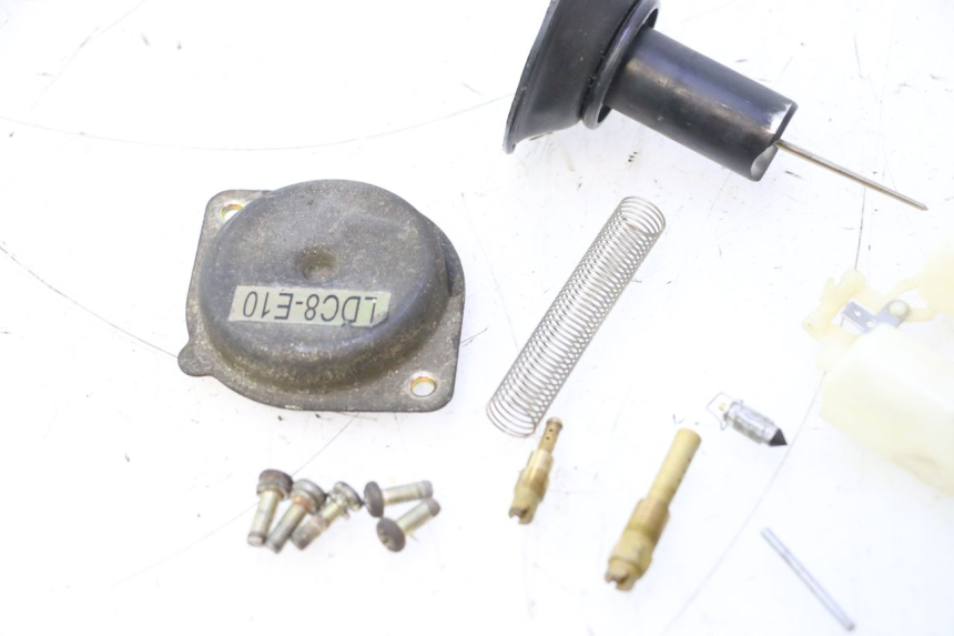 photo de CARBURETOR KYMCO AGILITY 4T 50 (2005 - 2018) - Technical close-up