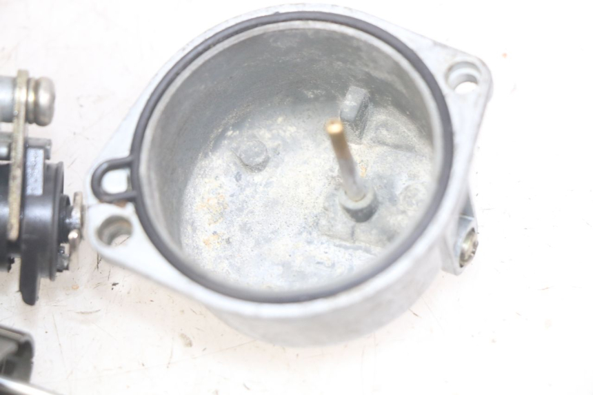 photo de CARBURETOR LONCIN DIRT BIKE 125 - High-resolution close-up