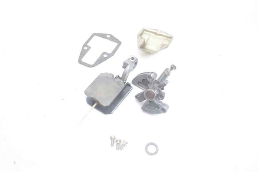 photo de CARBURETOR SUZUKI DR S 600 (1985 - 1989) - Detailed visual inspection