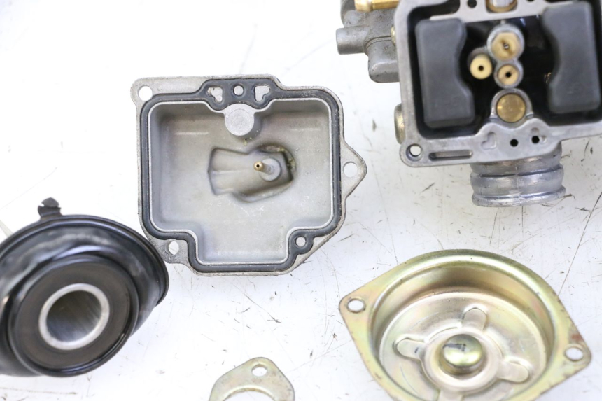 photo de CARBURETOR JM MOTORS EVOLIS 4T 50 (2018 - 2022) - Alternative angle