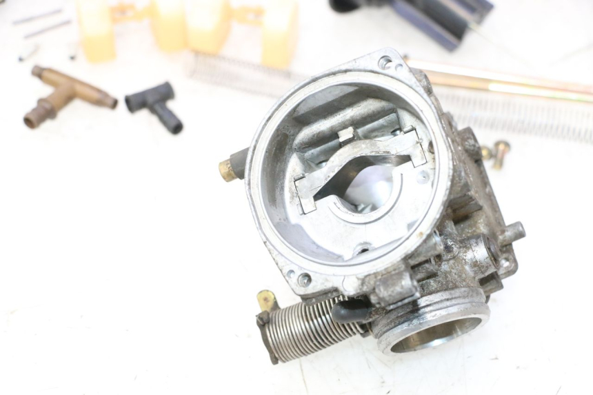 photo de CARBURETOR SUZUKI GS GSE 500 (2001 - 2003) - Alternative angle