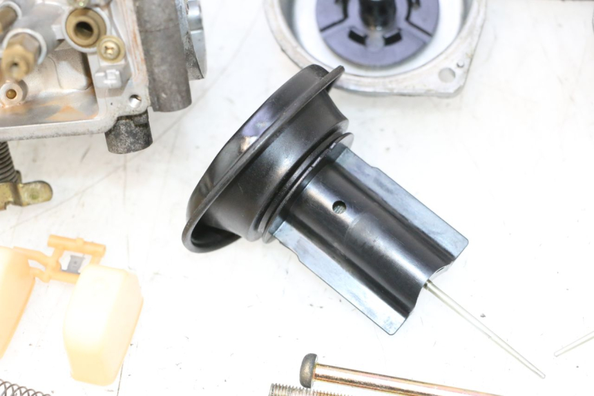 photo de CARBURETOR SUZUKI GS GSE 500 (2001 - 2003) - Technical close-up