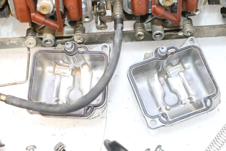 photo de CARBURETOR SUZUKI GSX F GSXF 750 (1988 - 1998) - Technical close-up