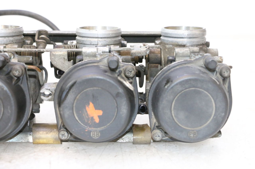 photo de CARBURETOR SUZUKI GSX F GSXF 750 (1988 - 1998) - Fixing points details