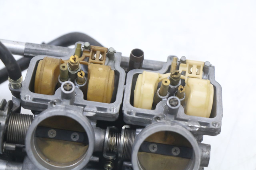 photo de CARBURETOR HONDA CBR F 1000 (1993 - 1996) - Surface and material condition