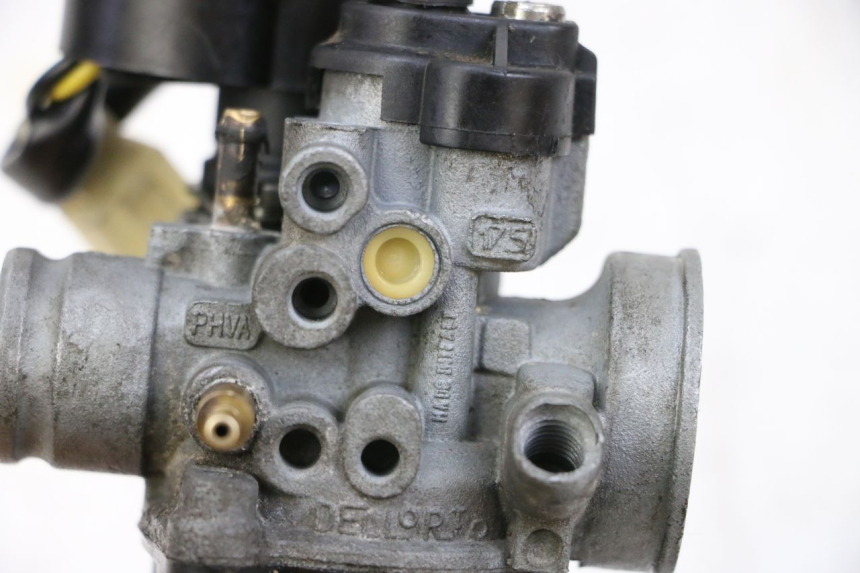 photo de CARBURETOR PEUGEOT KISBEE 2T 50 (2010 - 2017) - Zoom on usage condition