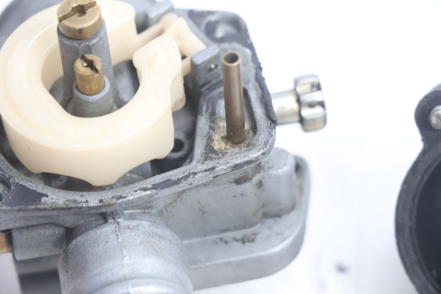 photo de CARBURETOR PEUGEOT KISBEE 2T 50 (2010 - 2017) - Additional view of the item