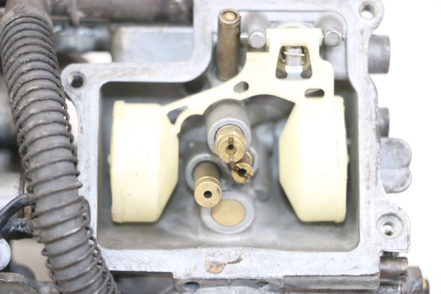 photo de CARBURETOR HONDA NTV DEAUVILLE 650 (1998 - 2001) - High-resolution close-up