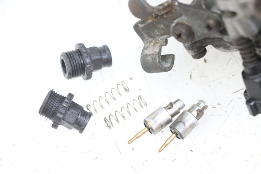 photo de CARBURETOR HONDA NTV DEAUVILLE 650 (1998 - 2001) - Alternative perspective