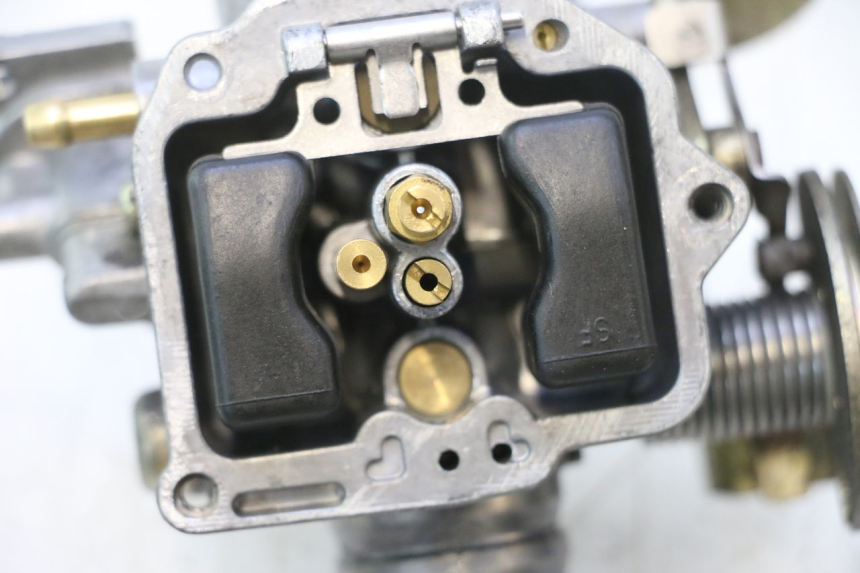 photo de CARBURETOR SYM ORBIT 2 4T 50 (2008 - 2017) - High-resolution close-up