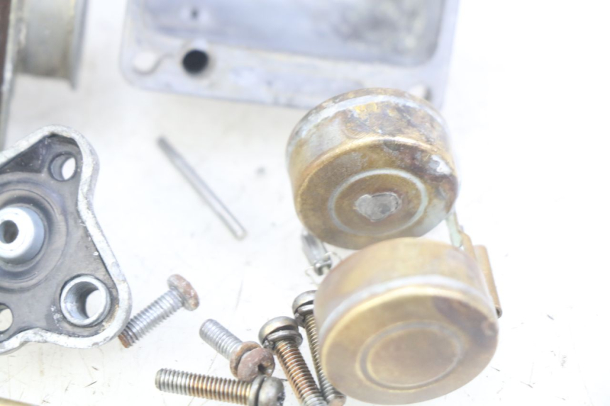 photo de CARBURETOR YAMAHA PW 80 (1983 - 2014) - Distinctive features