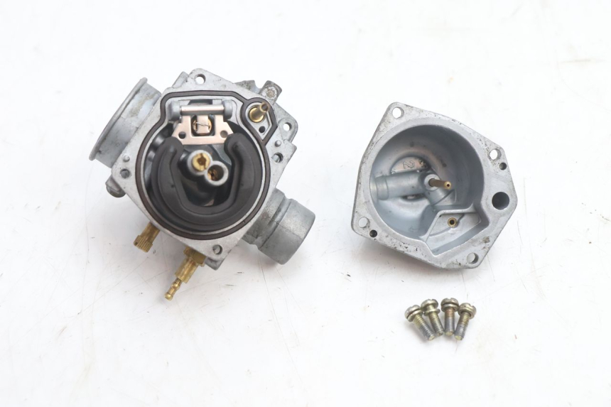 photo de CARBURETOR RIDE RACE GT 2T 50 (2012 - 2017) - Surface and material condition