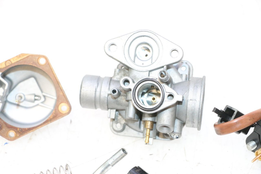 photo de CARBURETOR TNT MOTOR ROMA 10' 2T 50 (2011 - 2018) - Surface and material condition