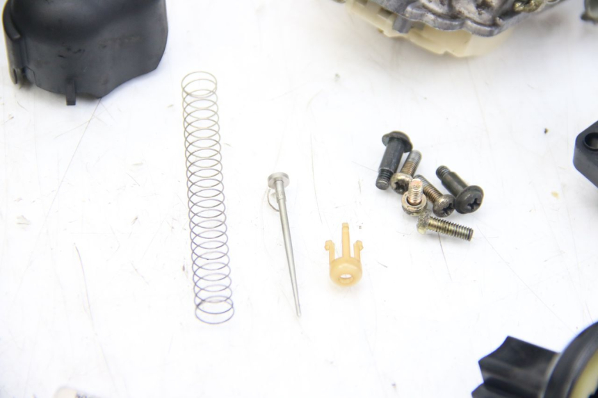 photo de CARBURETOR APRILIA SCARABEO 4T 50 (2009 - 2017) - High-resolution close-up