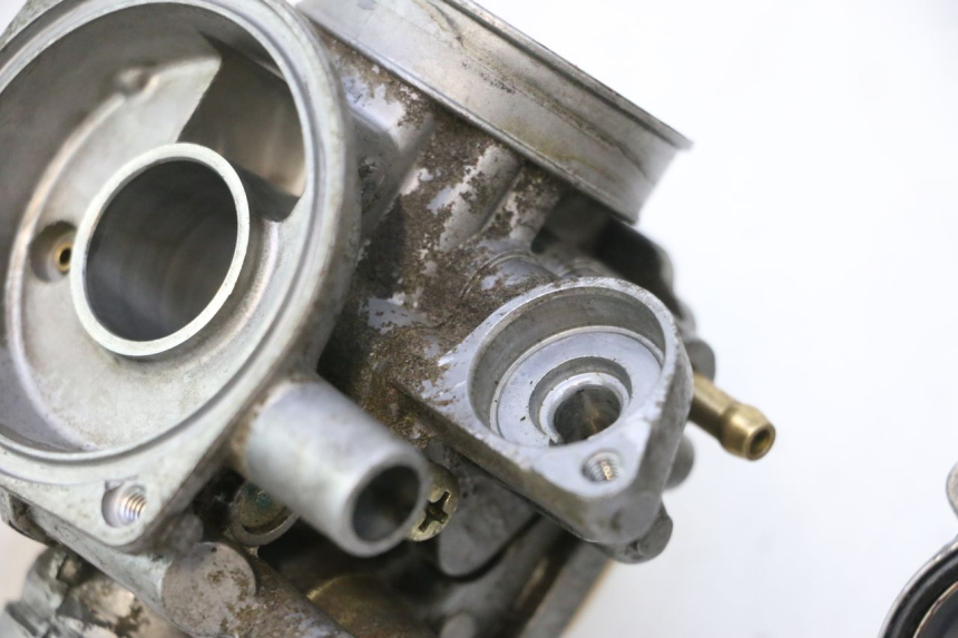 photo de CARBURETOR HONDA SCV LEAD 100 (2003 - 2007) - Distinctive features