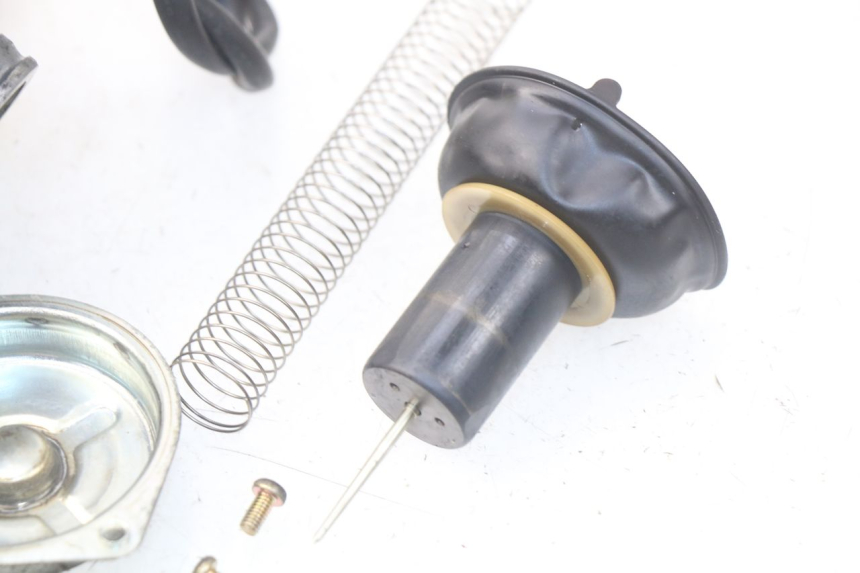 photo de CARBURETOR HONDA SES DYLAN 125 (2002 - 2006) - Surface and material condition