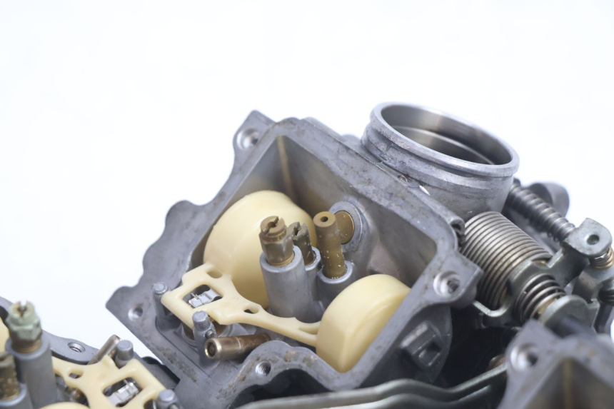 photo de CARBURETOR HONDA ST PAN EUROPEAN 1100 (1990 - 2002) - Detailed visual inspection