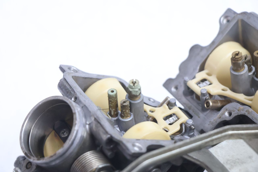 photo de CARBURETOR HONDA ST PAN EUROPEAN 1100 (1990 - 2002) - Focus on structure