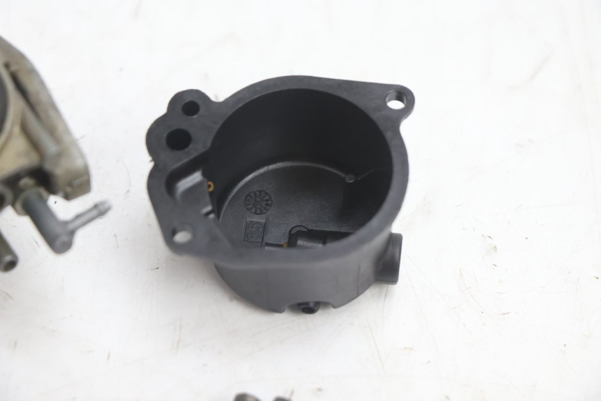 photo de CARBURETOR PEUGEOT TKR TREKKER FURIOUS 50 (2005 - 2014) - Additional view of the item